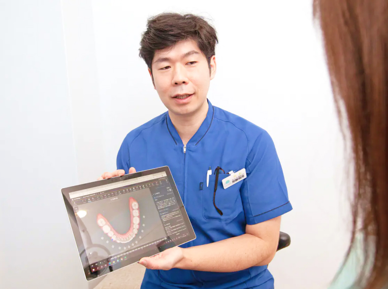 歯ならびの変化を事前シミュレーション